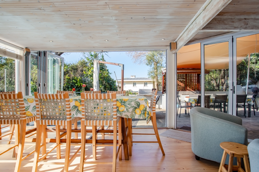 4 Bedroom Property for Sale in Lemoenkloof Western Cape